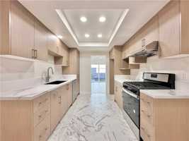 featured image of 912 Plaza Escondido