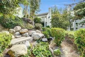 featured image of 190 N Singingwood St #6