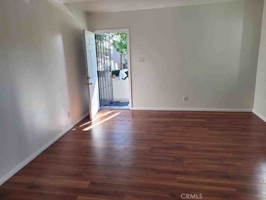 966 Holly St - Photo 5 of 23