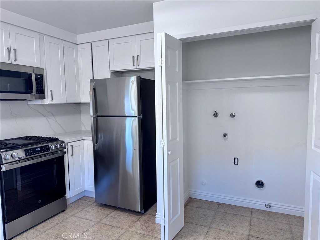 1677 W Cindy Ln #A - Photo 5 of 25