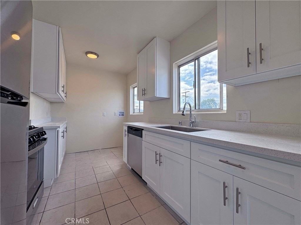 324 E 79th St #3 - Photo 5 of 12