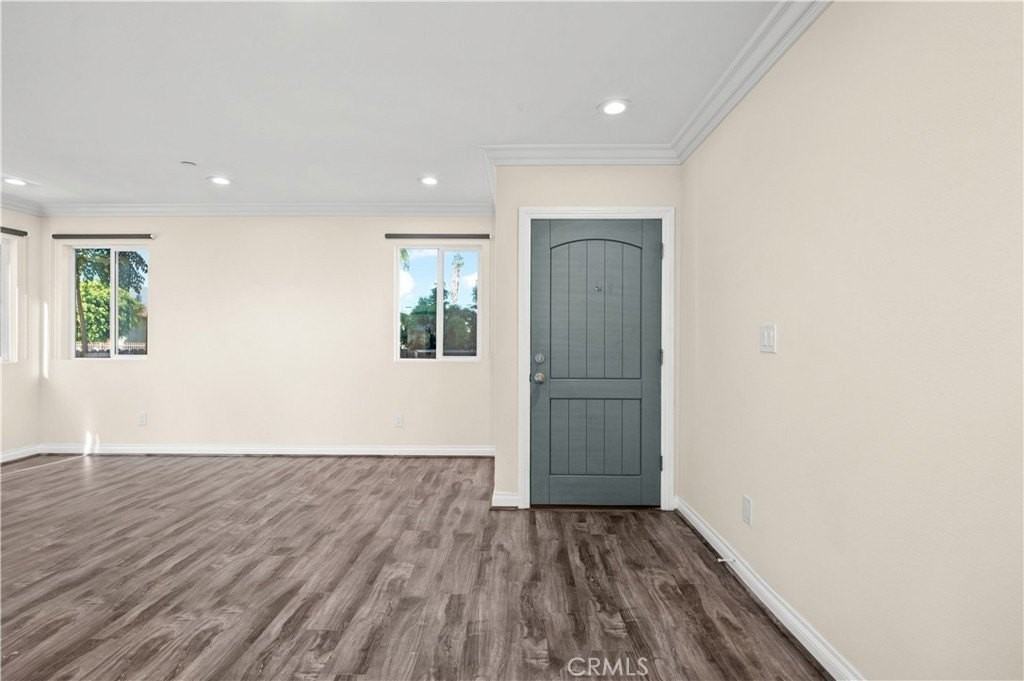 4812 Saturn St - Photo 2 of 12