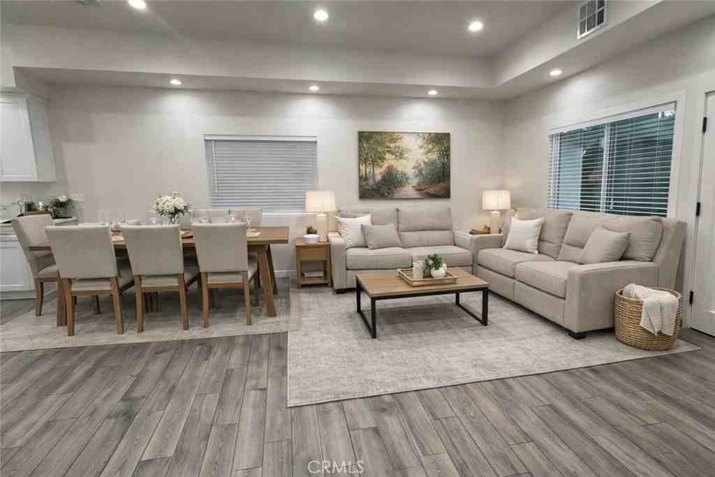 10652 Shoshone Ave - Photo 2 of 11