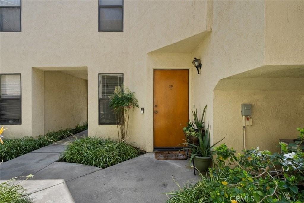 13825 Beaver St #25 - Photo 3 of 32