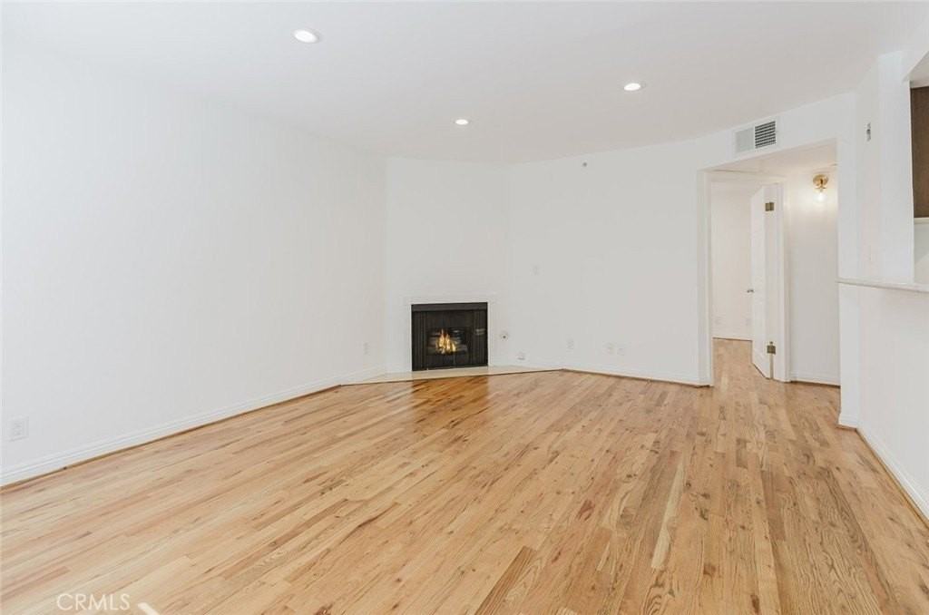 1116 E Palmer Ave #11 - Photo 3 of 27