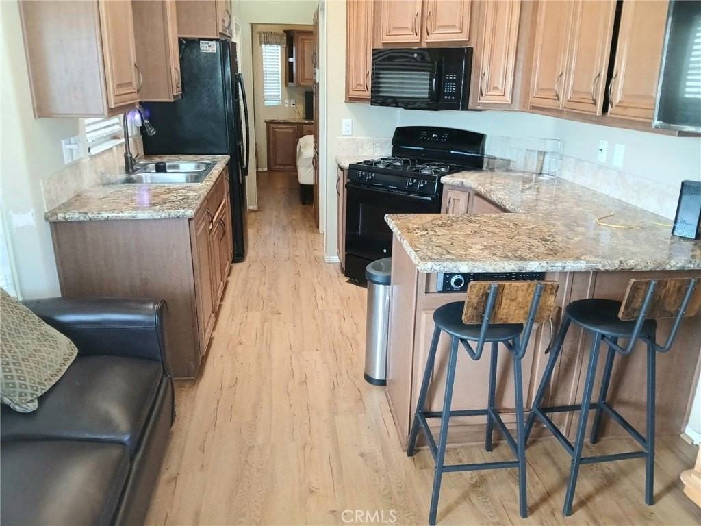 1382 Western Dr - Photo 2 of 11