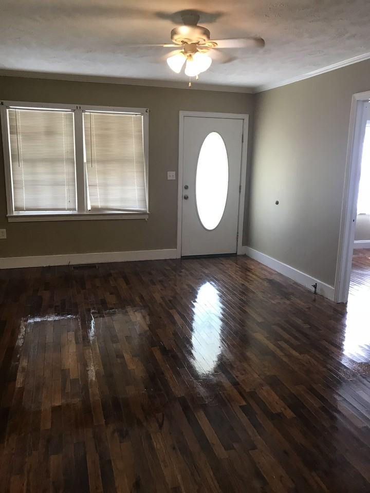 105 N Bennett St #1 - Photo 2 of 11