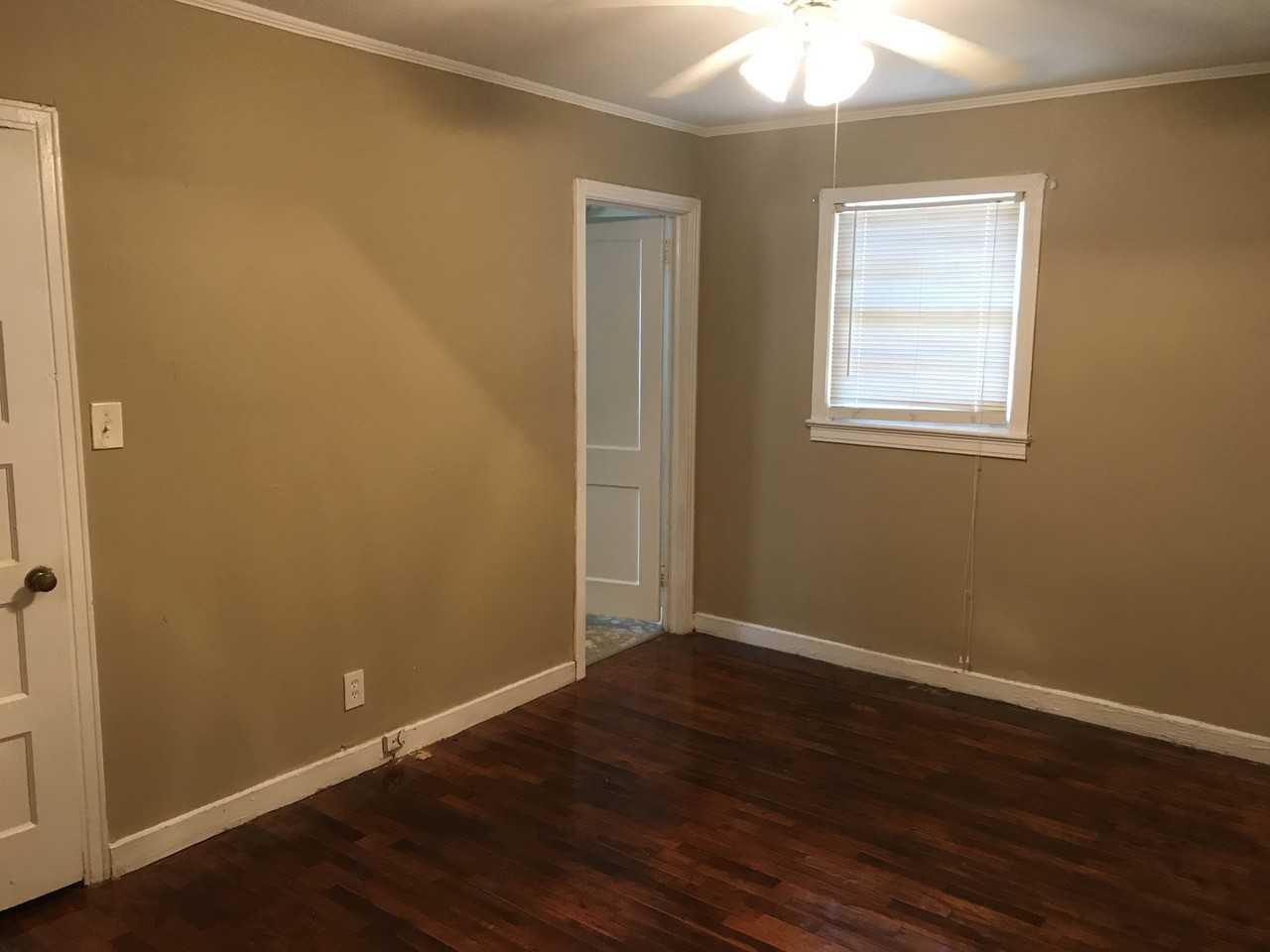 105 N Bennett St #1 - Photo 6 of 11