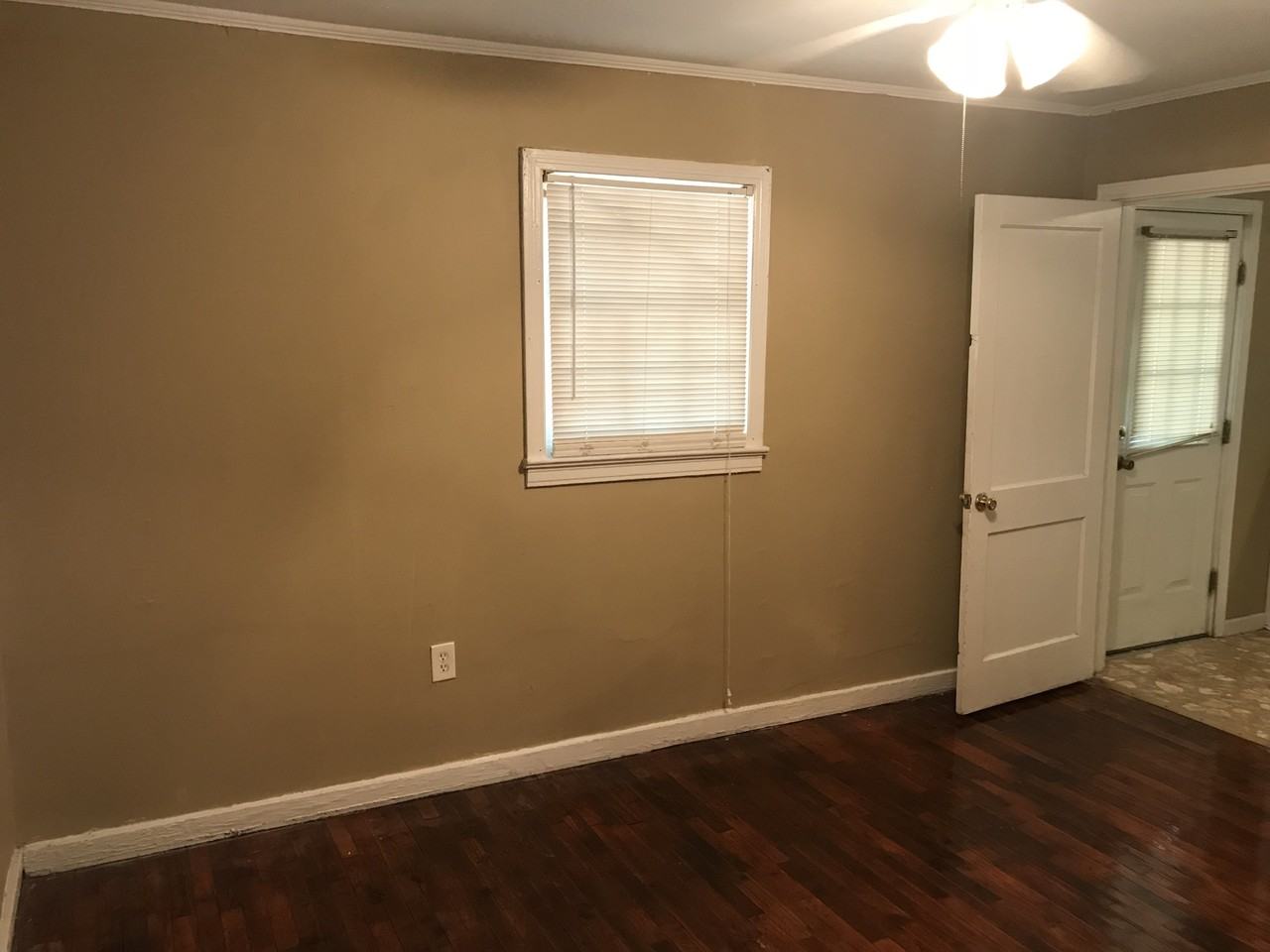 105 N Bennett St #1 - Photo 7 of 11