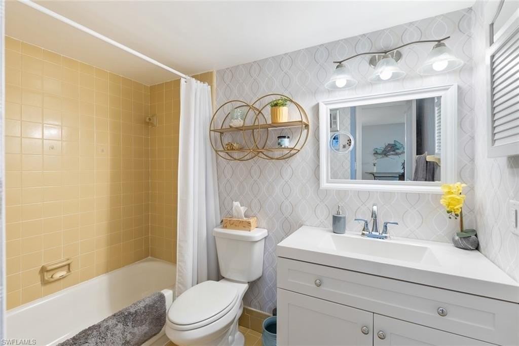 240 Palm Dr Unit 48-1 - Photo 4 of 17