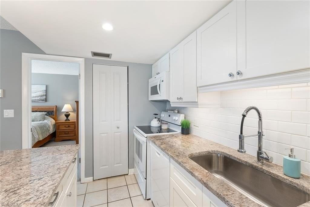 240 Palm Dr Unit 48-1 - Photo 7 of 17