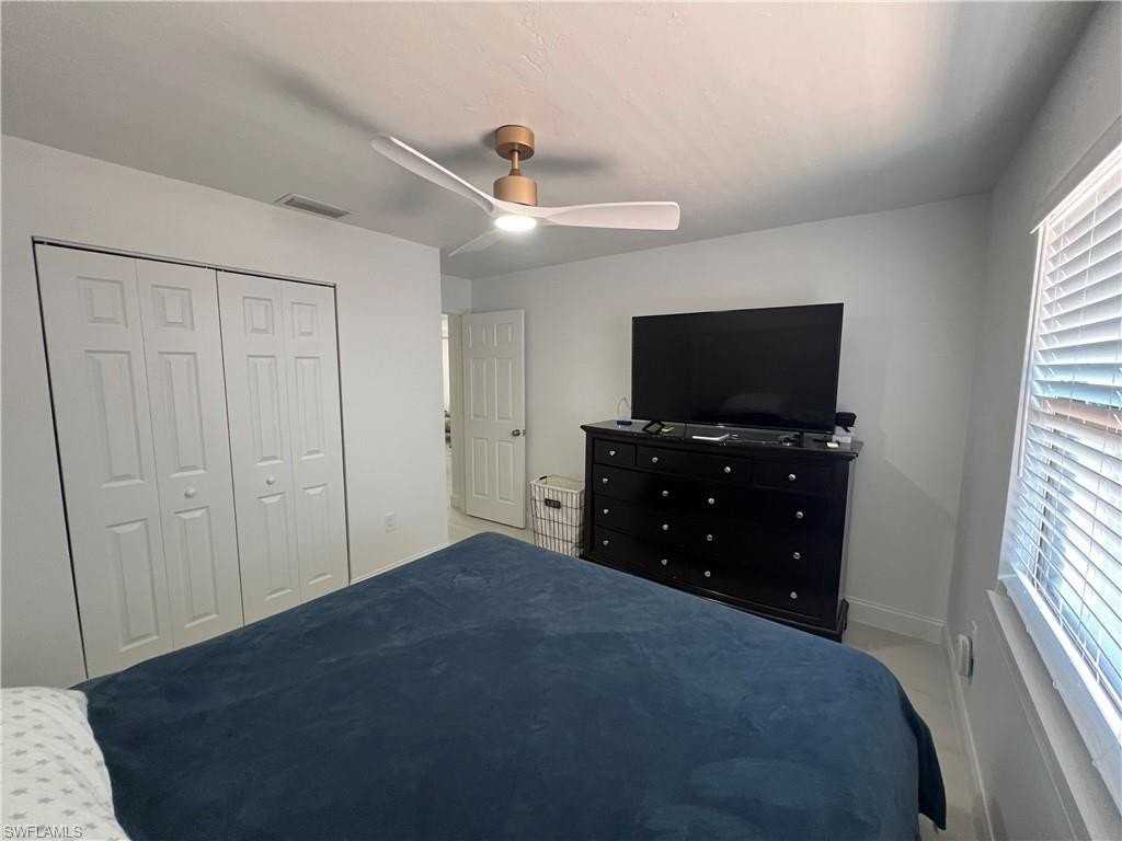 27650/27652 Imperial Shores Blvd - Photo 4 of 4