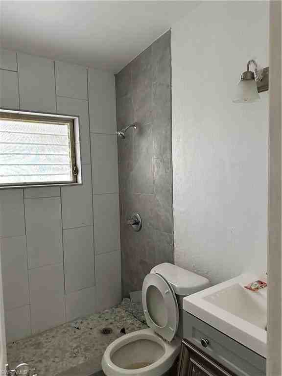 18633 Matanzas Rd - Photo 3 of 6