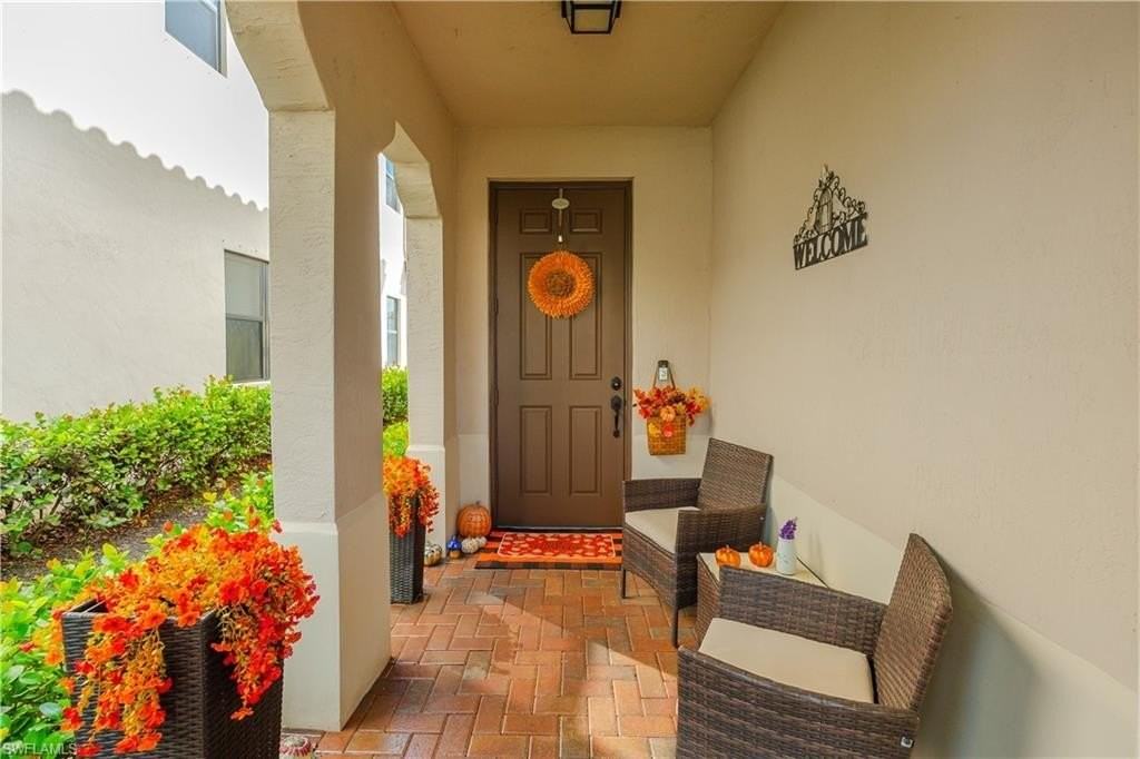 5092 Beckton Rd - Photo 3 of 42