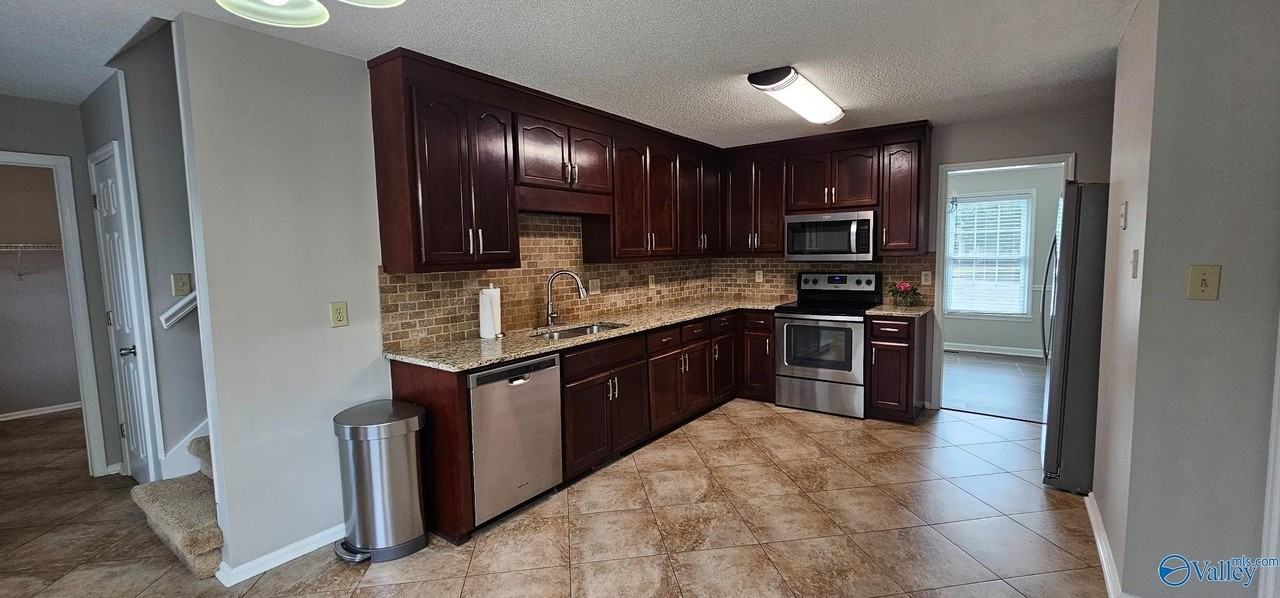 140 Teal Park Ln - Photo 6 of 11