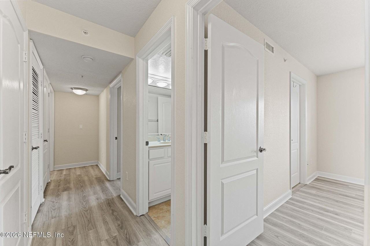 111 25th Ave S Unit M14 - Photo 5 of 41