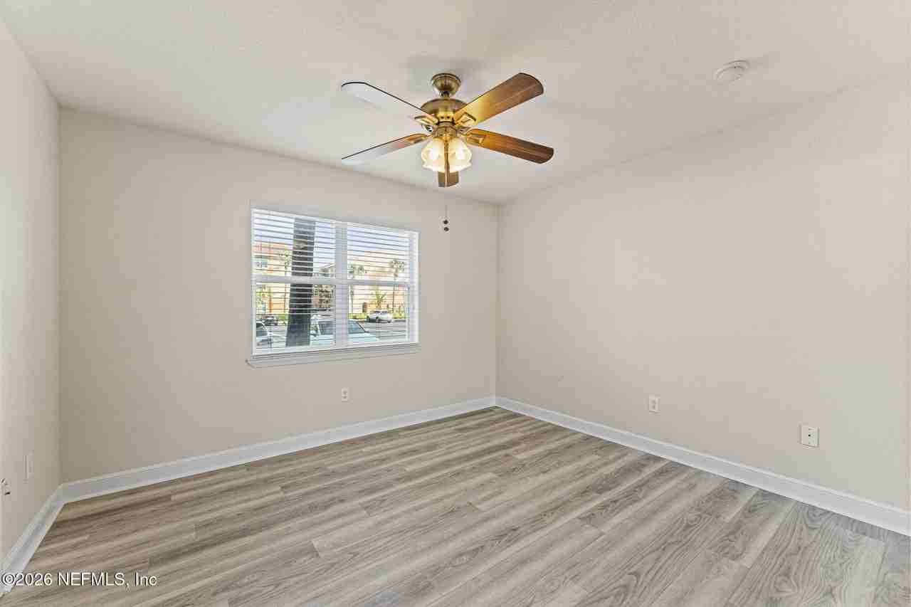 111 25th Ave S Unit M14 - Photo 7 of 41