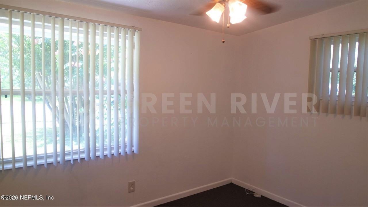 4261 Sabine Dr - Photo 6 of 12