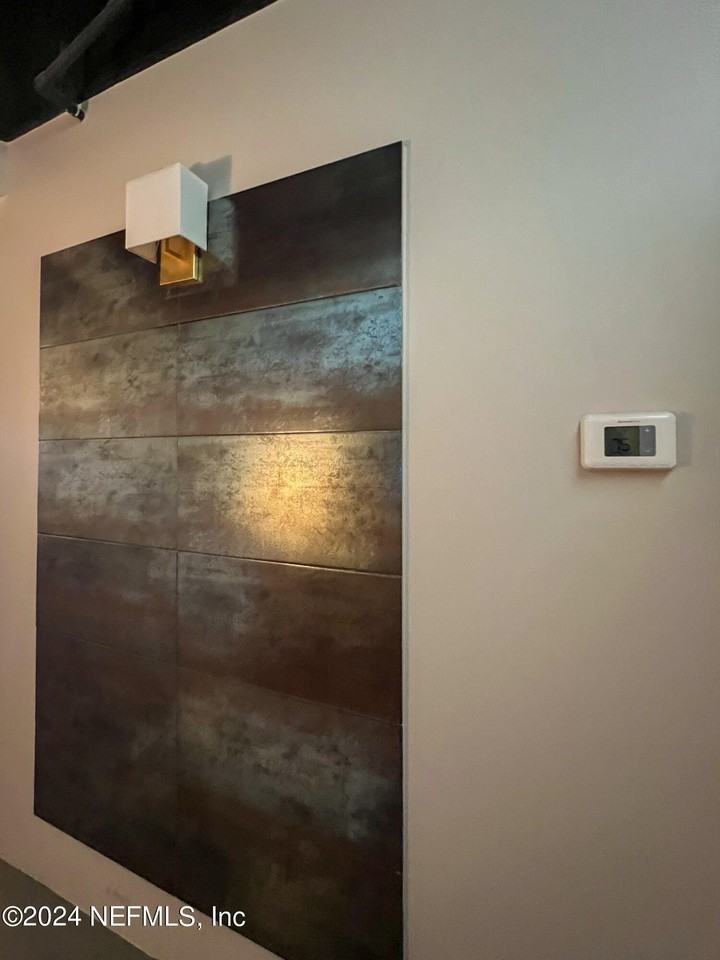 2064 Herschel St Unit 205 - Photo 4 of 25