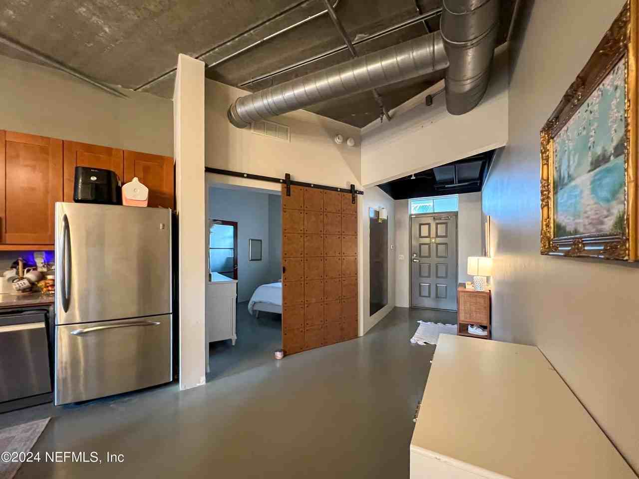 2064 Herschel St Unit 205 - Photo 6 of 25