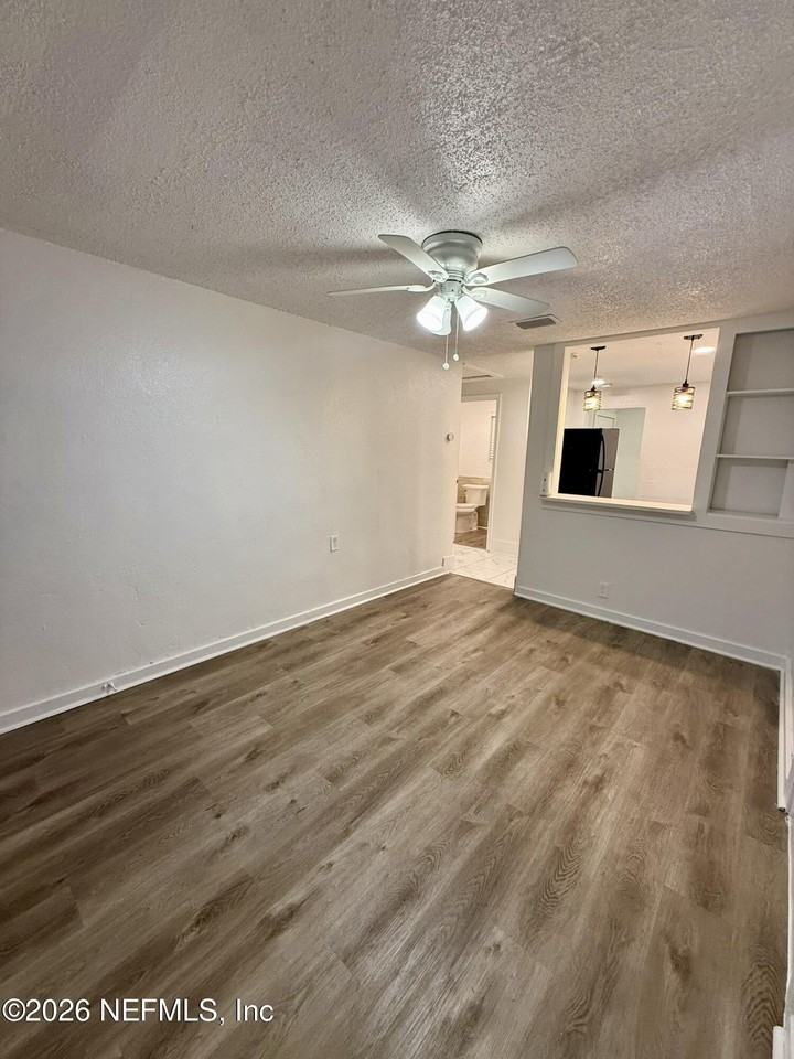 9554 Ridge Blvd - Photo 3 of 19