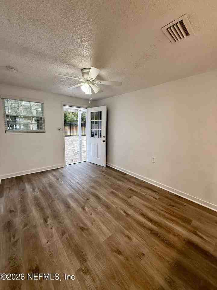 9554 Ridge Blvd - Photo 4 of 19