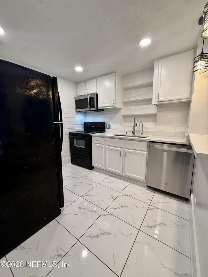 9554 Ridge Blvd - Photo 6 of 19