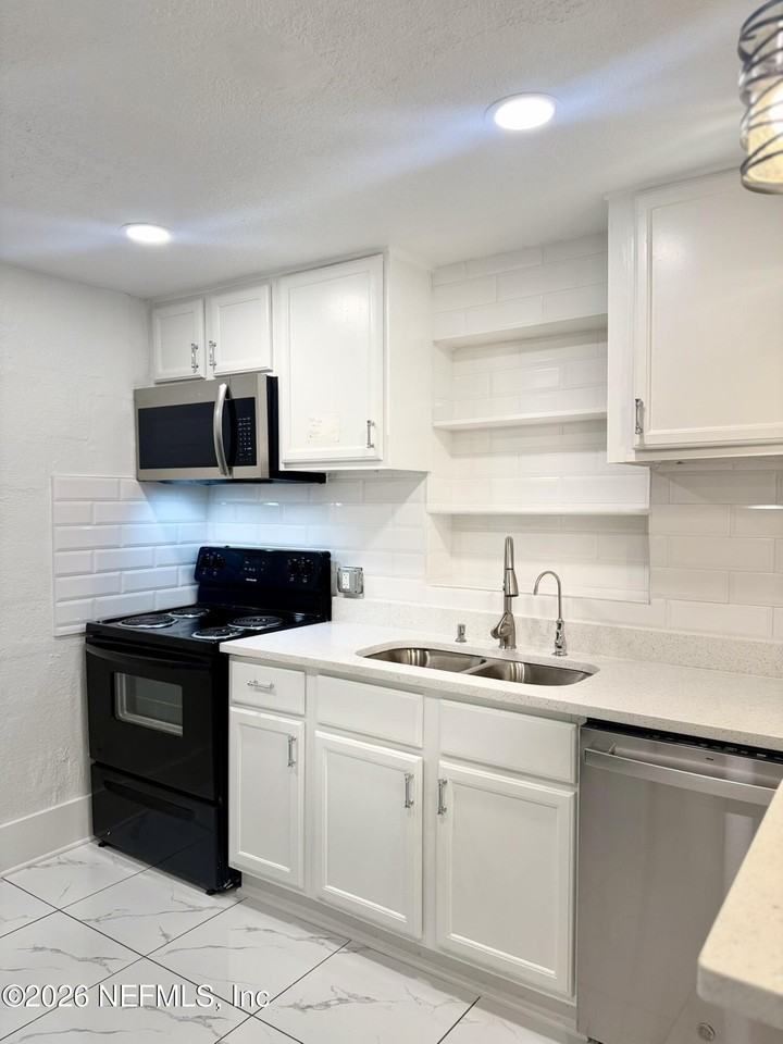 9554 Ridge Blvd - Photo 7 of 19