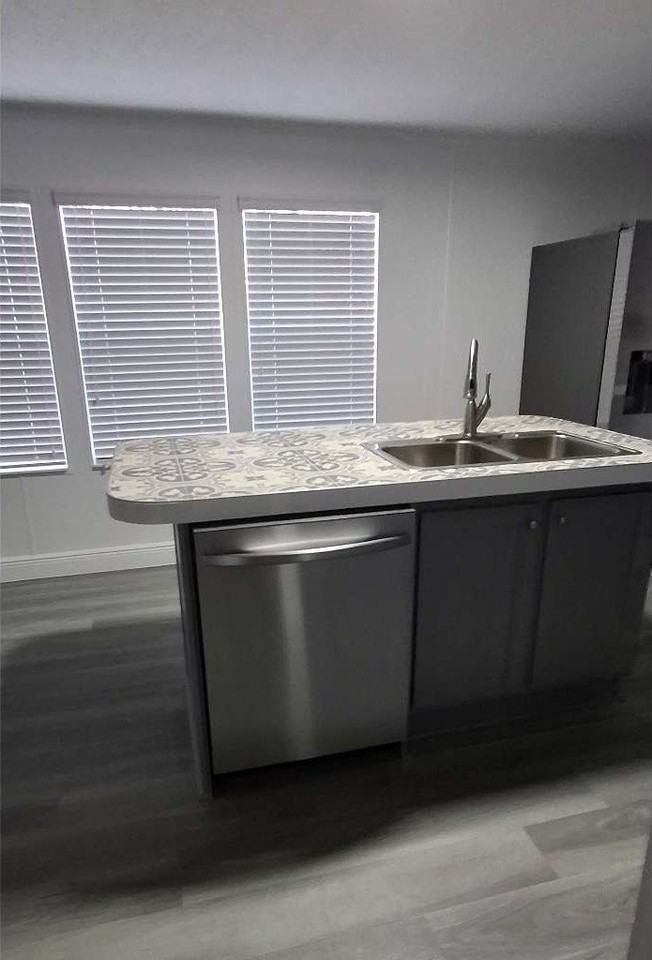 237 Sw Redmond Gln - Photo 4 of 27