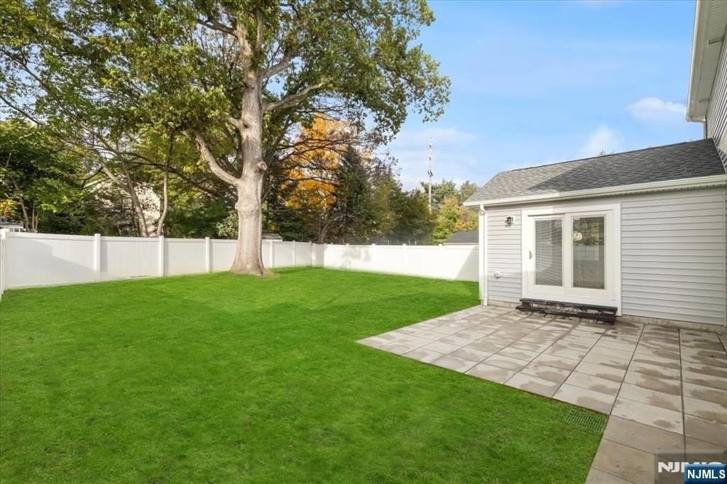 355 Rea Ave - Photo 3 of 33