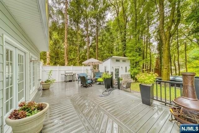 112 Hardenburgh Ave - Photo 3 of 23