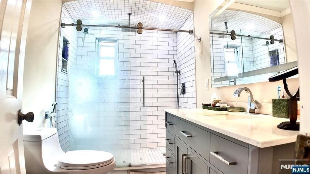 543 Liberty Pl - Photo 6 of 9