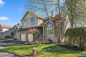 featured image of 201 Beech Ct