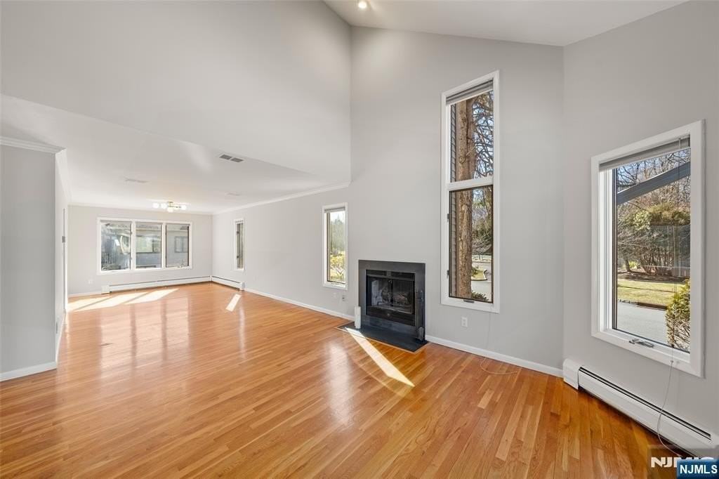 201 Beech Ct - Photo 4 of 35