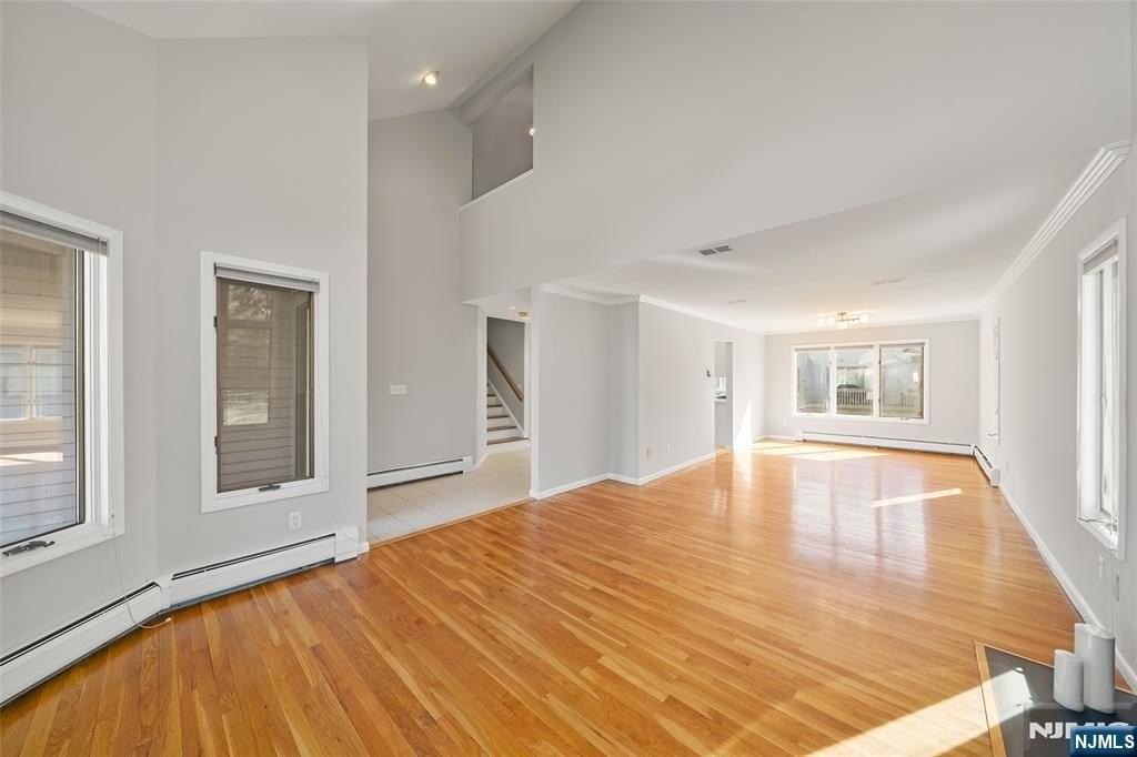 201 Beech Ct - Photo 5 of 35