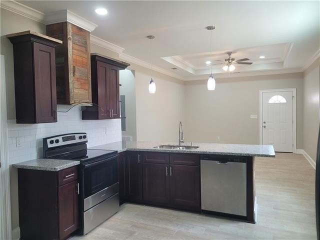 415 E Saint Avide St - Photo 4 of 26