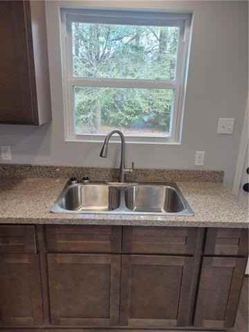 2402 Pelican St - Photo 7 of 23