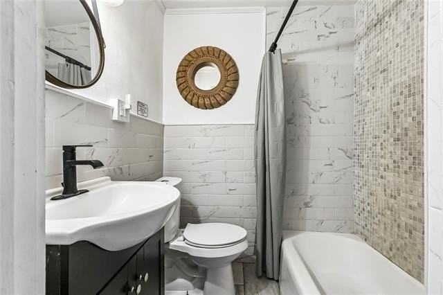 414 Burgundy St #2 - Photo 7 of 7