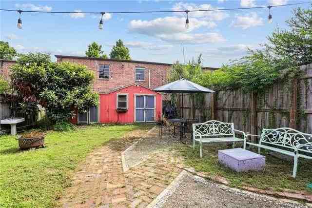 3143 Dauphine St - Photo 4 of 19