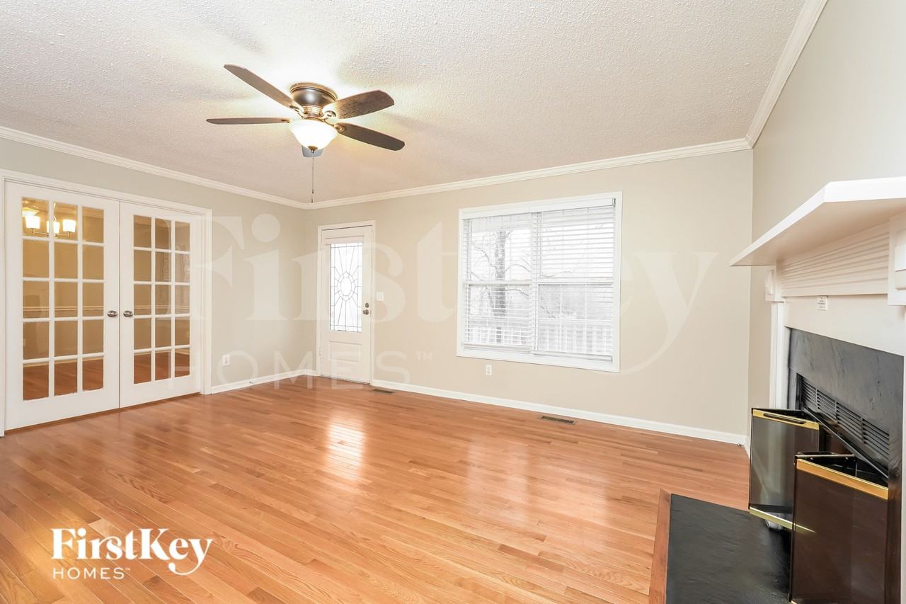 139 Creek Meadow Dr - Photo 4 of 19