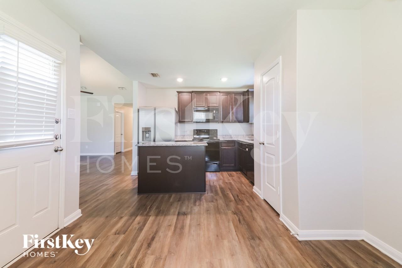 14219 Chaps Dr - Photo 7 of 19