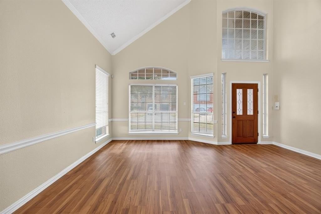 5819 Chatsworth Ct - Photo 3 of 25