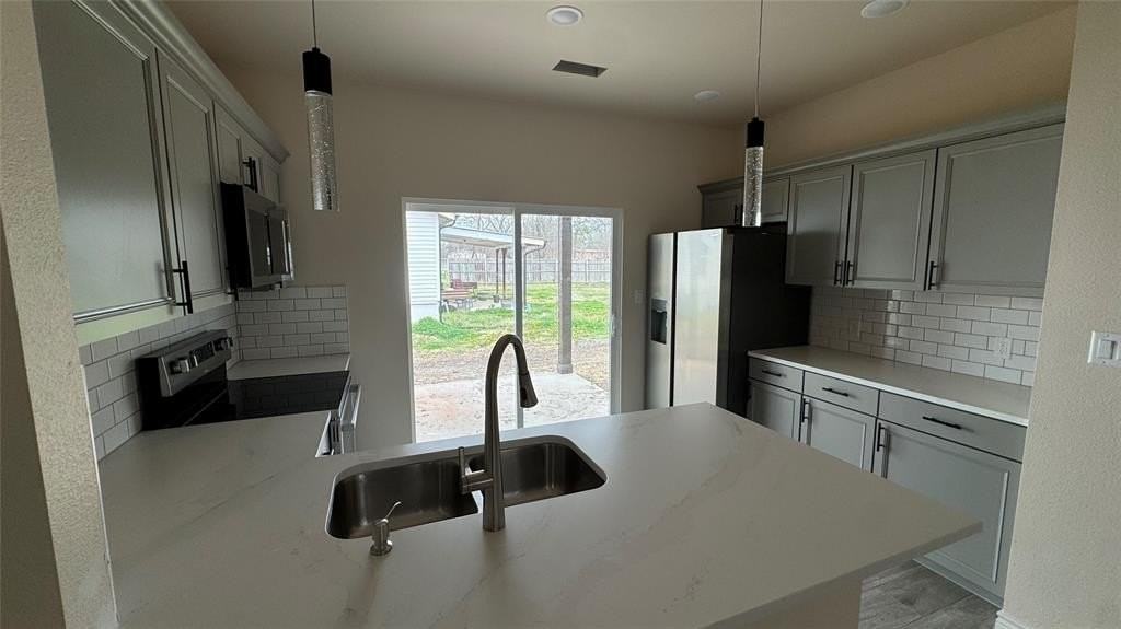 502 W Sanger St - Photo 3 of 11