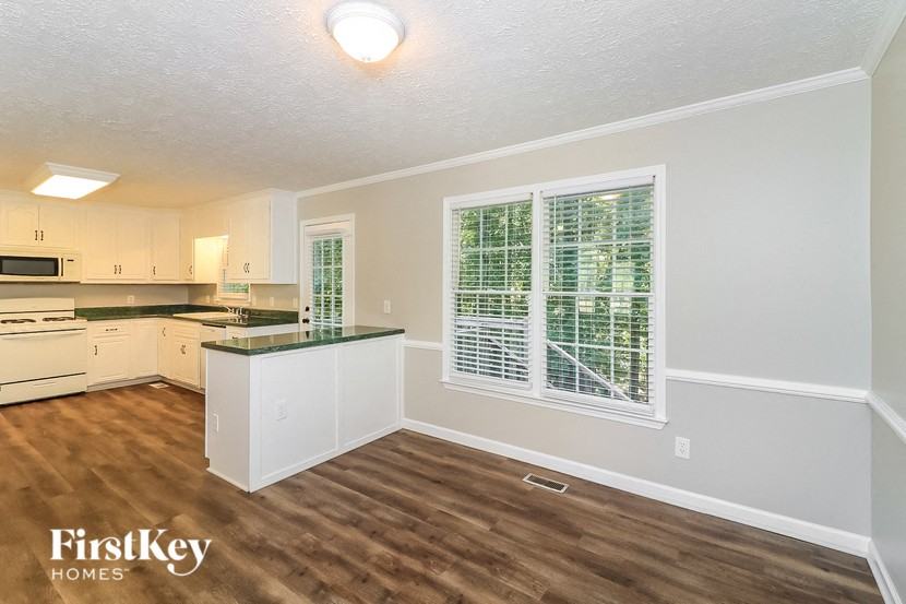 112 Wood Gate Dr - Photo 4 of 15