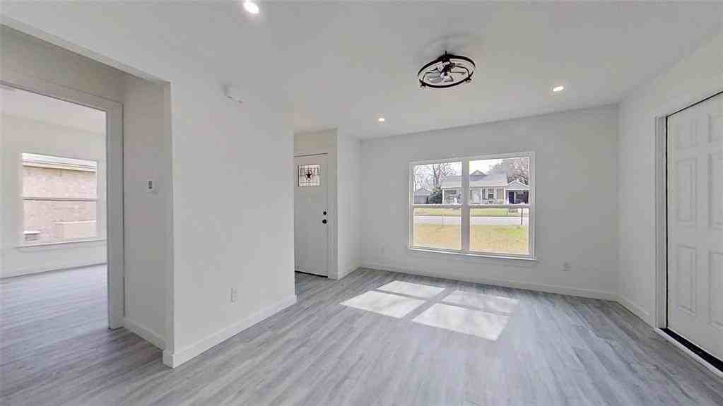 7724 Longfield Dr - Photo 5 of 21