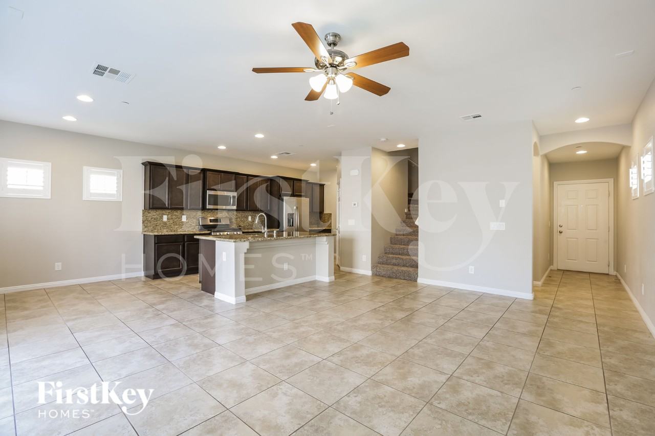 1134 Aubrey Springs Ave - Photo 5 of 19