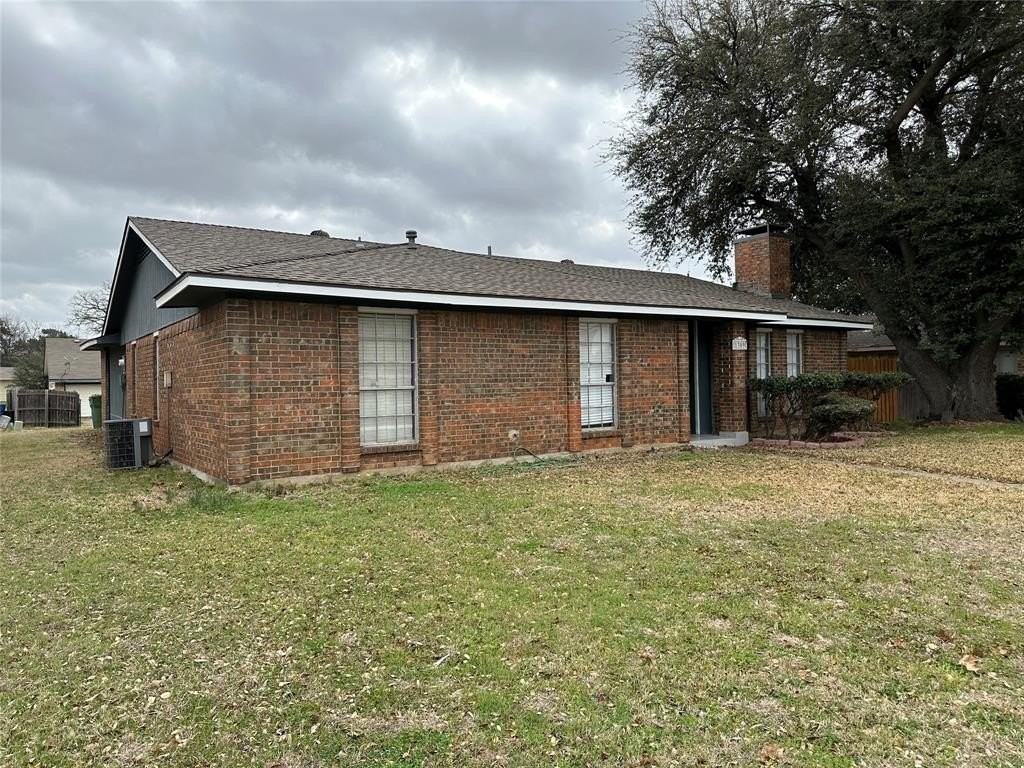 1309 Wildvalley Dr - Photo 2 of 13