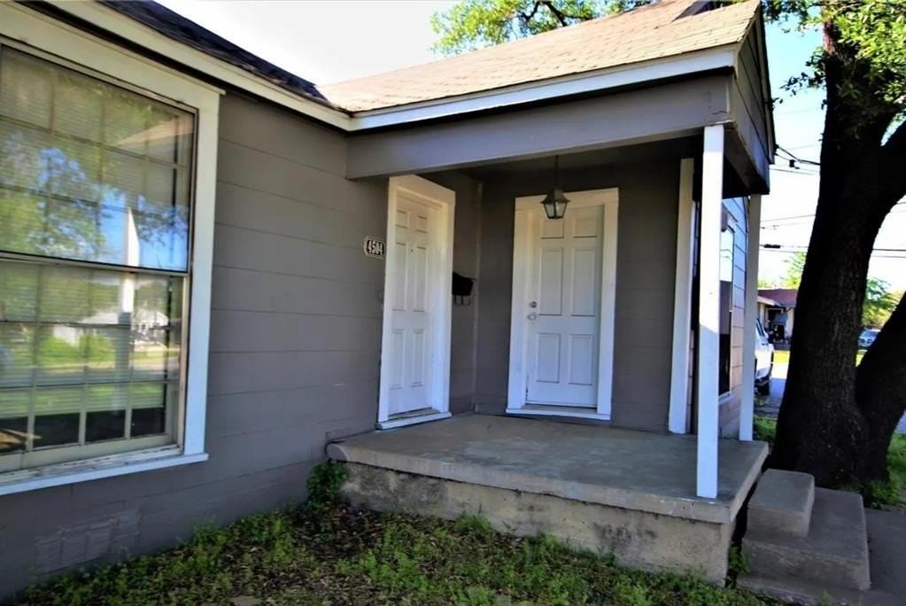 4504 Stonewall St - Photo 5 of 17