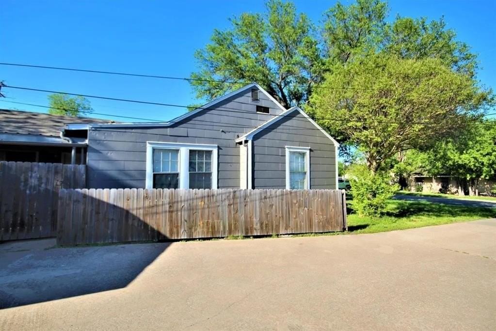 4504 Stonewall St - Photo 6 of 17