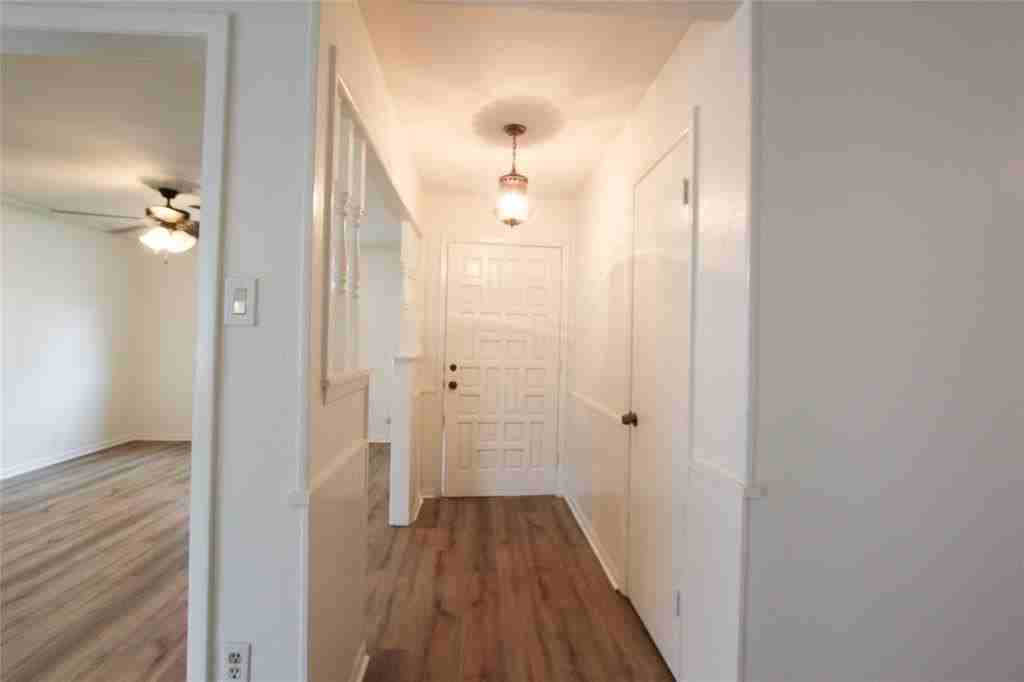 1300 Lynwood St - Photo 3 of 24